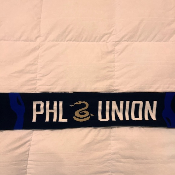 Philadelphia Union Knitter Soccer Scarf - Picture 2 of 3